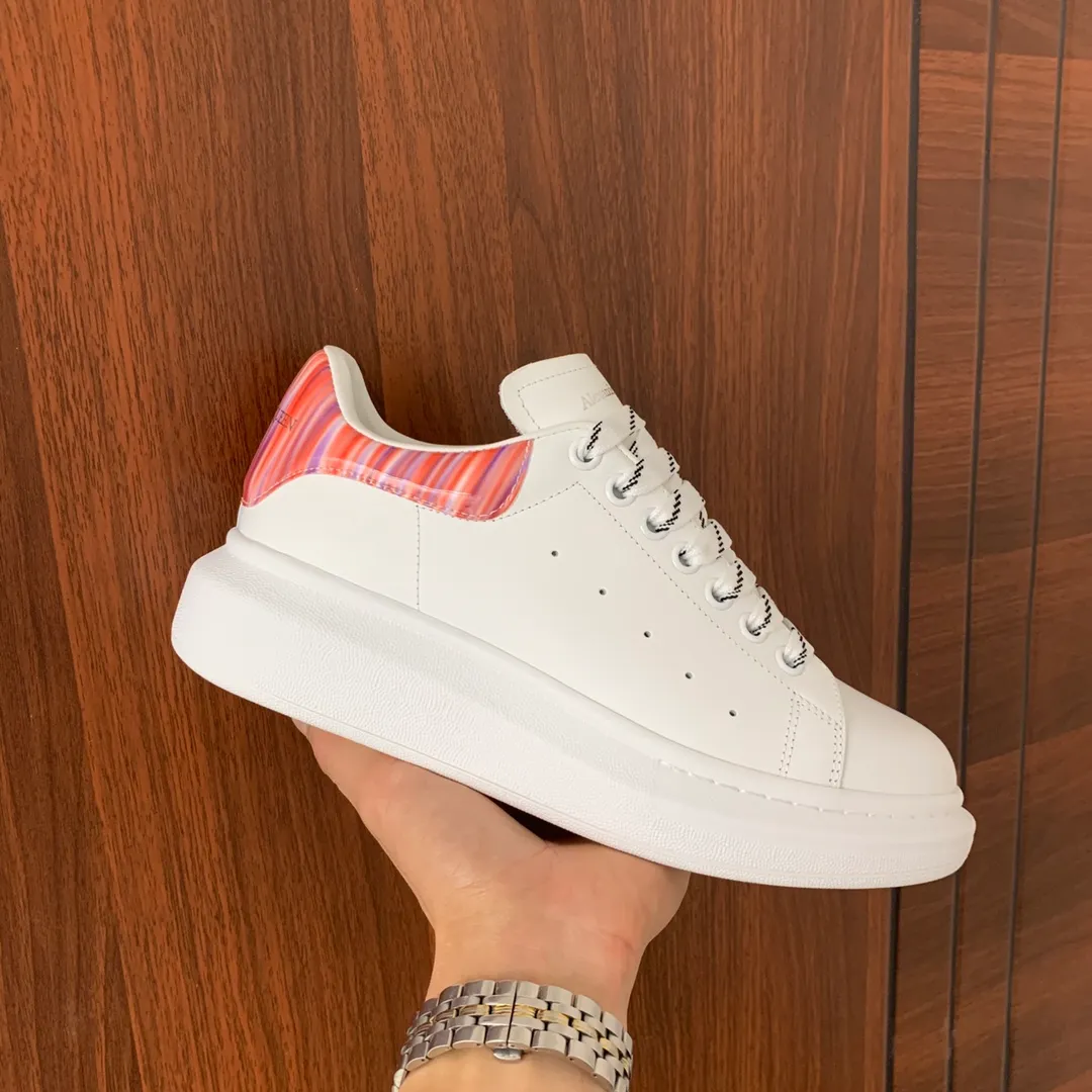 👟👟Ex-factory price 560👟👟 Professional McQueen factory. Top version. Couple style Alexander McQUEEN high version has been upgraded to the highest quality again✅ 💪McQueen Spring, Summer, Autumn and Winter top version Purchasing level✅ Recruiting national online and offline agents to join🤝 🏆Fabric: Original materials imported from Italy. Texture, water-resistant and non-discoloring 🏆Inner lining: ️A-grade Italian imported lining resistant to dirt, sweat-absorbent, breathable and comfortable 🏆Foot pads: top-grade imported Italian super-soft cowhide leather 🏆Outsole: PU+counter 1:1 🏆Shoe box: original white box. Plus white flip cover for double-layer protection. Cloth bag. Handbag. Certificate of 1:1 mold opening, 4-piece set. Delivered with a pair of shoelaces. 🖕🏿🖕🏿🖕🏿 You can choose any pair of shoelaces in any color of our factory 🏆Code number: women's 34-41. men's 38-46 🏆Special remarks (women's code 34.40.41, men's code 38.45.46 is customized, no returns or exchanges) Win-win cooperation 🤝